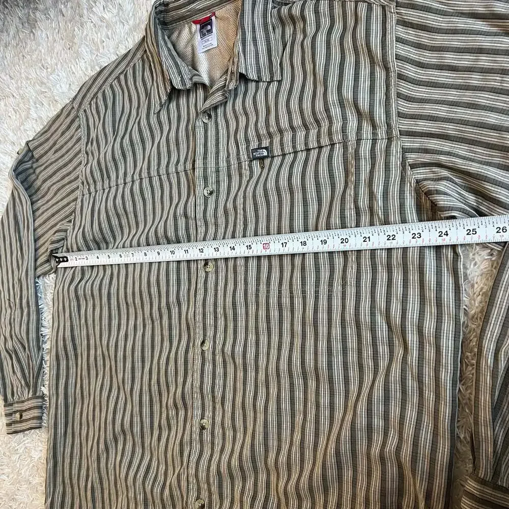 The North Face Men's Long Sleeve Vented Button-Up Hiking Shirt Striped XL